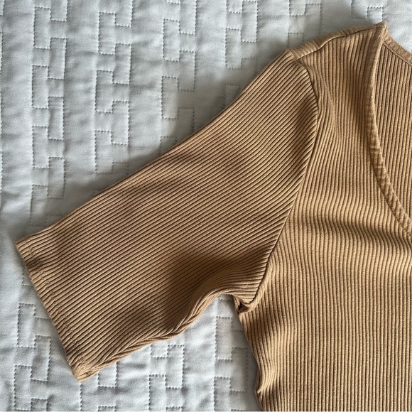 H&M Cropped Ribbed Top - Picture 4 of 9